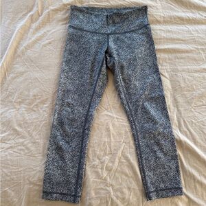 Lululemon Athletica Gray Patterned Cropped Leggings